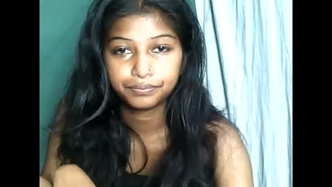 elynah195043 online show from 05-25-26, 08:04
