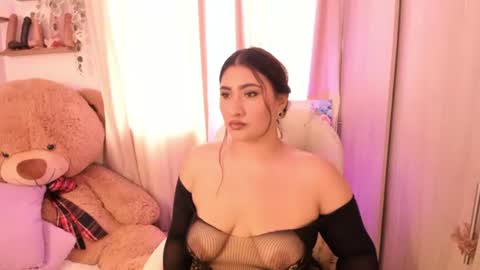 Snapshot of elyross_ chatting on 07-19-26, 09:18 Ross online show from 07-19-26, 09:18