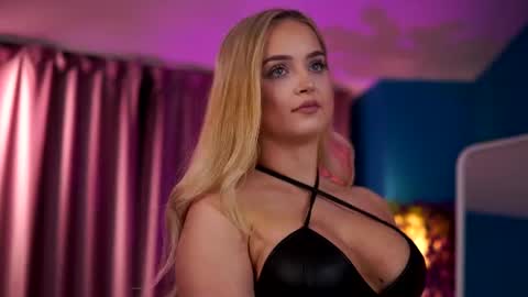 Elyssa online show from 06-14-26, 06:54