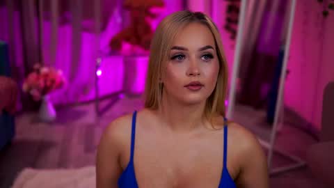 Elyssa online show from 06-17-26, 06:42
