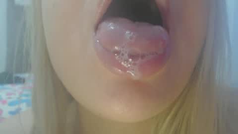 Snapshot of elza_blonde chatting on 02-24-25, 07:19 E L Z A online show from 02-24-25, 07:19