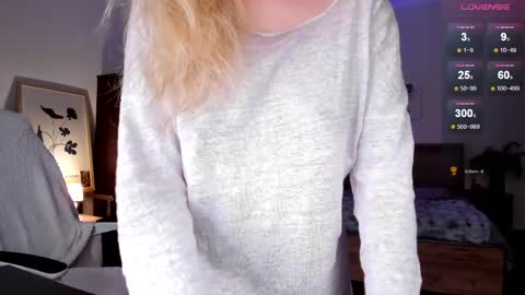 Emilie online show from 04-25-26, 05:32