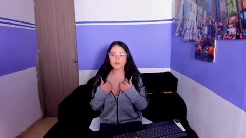Snapshot of ema_04 chatting on 06-22-26, 10:07 Estefany Martinez Acua INSTAGRAM ema 04oficial online show from 06-22-26, 10:07