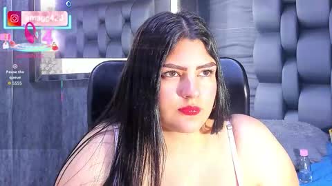 Snapshot of ema_grey1 chatting on 10-01-25, 05:52 ema_grey1 online show from 10-01-25, 05:52