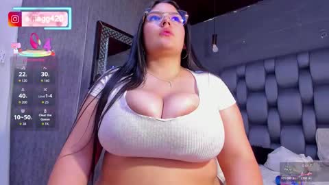 ema_grey1 online show from 11-11-25, 05:35