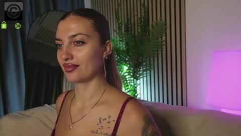 Snapshot of ema_reese chatting on 07-12-26, 04:36 Ema Reese online show from 07-12-26, 04:36