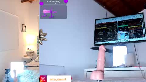 Snapshot of ema_saenz_ chatting on 07-30-26, 04:55 Sofia online show from 07-30-26, 04:55
