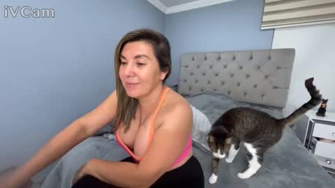 Snapshot of emaasex chatting on 05-22-26, 01:02 emaasex online show from 05-22-26, 01:02