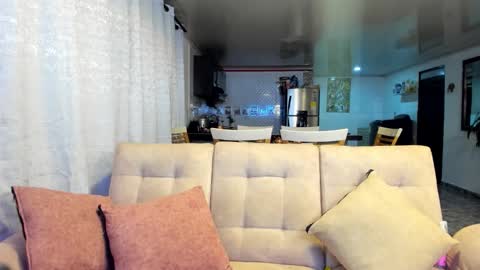 Snapshot of emandsam chatting on 01-18-26, 01:53 EmyandSam online show from 01-18-26, 01:53