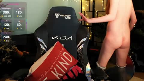 Snapshot of ember_skye chatting on 01-29-25, 01:27 Miss Ember Skye online show from 01-29-25, 01:27