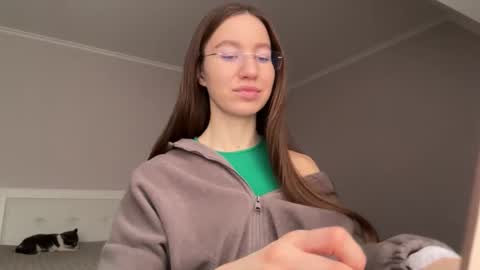 Alina online show from 03-19-26, 01:59