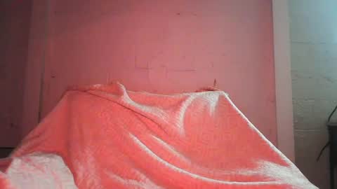 Snapshot of emberjoywoods chatting on 09-29-25, 12:27 Empress Ember online show from 09-29-25, 12:27