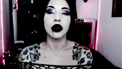 Emerald Black online show from 11-10-25, 05:17