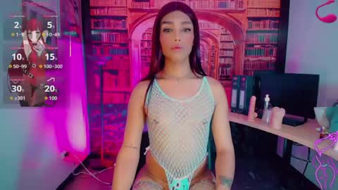 Snapshot of emeli_roushot chatting on 04-27-26, 11:52 Emeli online show from 04-27-26, 11:52