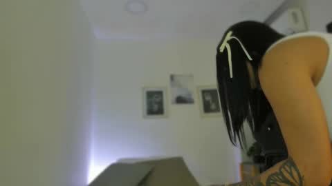 emelie_89 online show from 10-02-25, 11:50