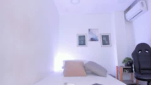 emelie_89 online show from 10-26-25, 03:29