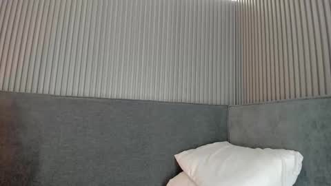 emelie_89 online show from 12-14-25, 11:37