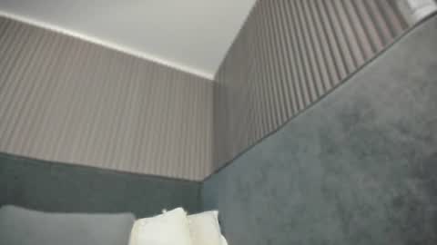 emelie_89 online show from 06-12-26, 11:42
