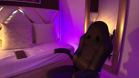 Emily  online show from 01-16-26, 06:06