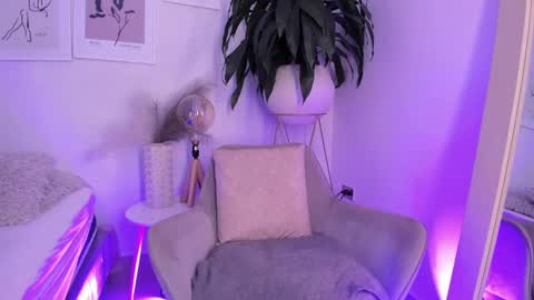 Emely online show from 03-09-25, 12:20