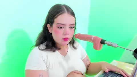 Emy online show from 02-04-26, 12:05