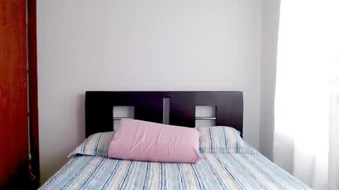 Snapshot of emely_sexx chatting on 11-28-25, 05:04 emely_sexx online show from 11-28-25, 05:04