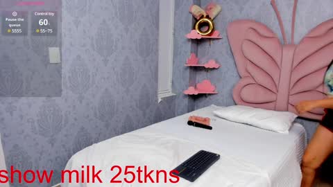 Snapshot of emelyross_ chatting on 12-31-24, 01:26 emely ross online show from 12-31-24, 01:26