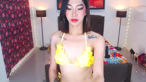 Snapshot of emerladmore chatting on 06-26-26, 11:14 emerladmore online show from 06-26-26, 11:14