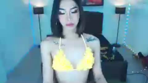 Snapshot of emerladmore chatting on 07-28-26, 01:32 emerladmore online show from 07-28-26, 01:32