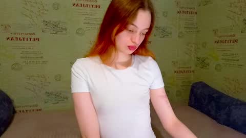 Snapshot of emi_less chatting on 05-18-26, 08:03 Emi online show from 05-18-26, 08:03