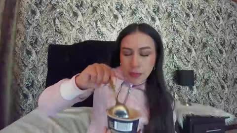 Emilia Gomez online show from 11-11-25, 12:38