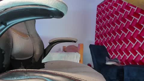 Emi online show from 04-07-26, 09:15