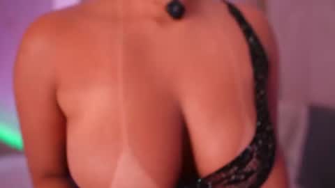 Snapshot of emiily_bell chatting on 06-24-26, 09:58 online show from 06-24-26, 09:58