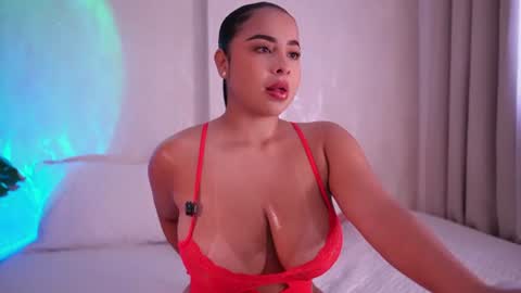Snapshot of emiily_bell chatting on 08-03-26, 07:28 online show from 08-03-26, 07:28
