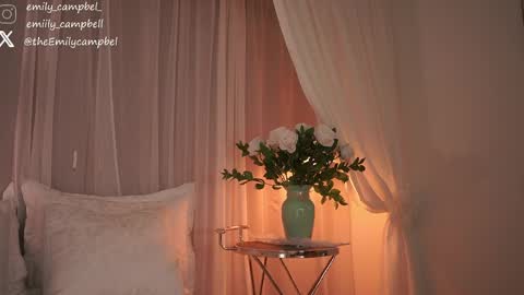 Emily Campbell online show from 04-10-26, 07:18