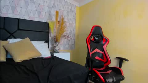 Emy online show from 02-18-26, 07:32