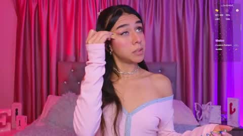 Snapshot of emiiscoot_1 chatting on 07-15-26, 02:06 Emily online show from 07-15-26, 02:06