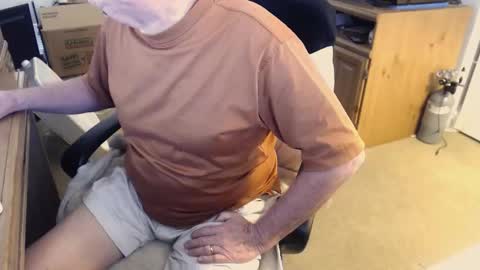 Snapshot of emil_karpo chatting on 05-15-26, 02:57 Terrance1st online show from 05-15-26, 02:57