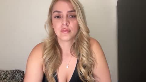 emilelovesyou online show from 11-11-25, 06:13