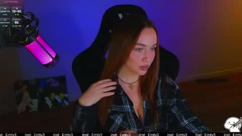 Snapshot of emili1_bc chatting on 05-18-26, 11:16 Emili online show from 05-18-26, 11:16