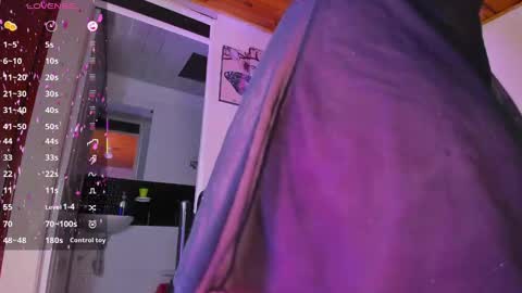 Emili clark  online show from 02-13-25, 07:24