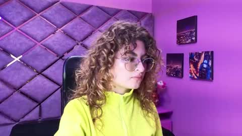 Snapshot of emili_rouse_ chatting on 09-28-25, 05:51 Emy online show from 09-28-25, 05:51