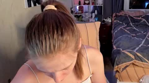 emili_sweet__ online show from 02-17-26, 04:24