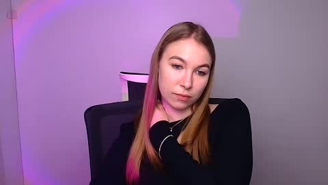 Emilia online show from 01-30-25, 11:22