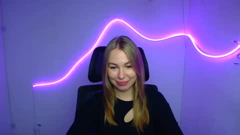 Emilia online show from 09-29-25, 05:23