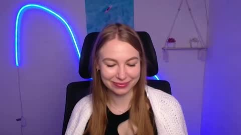 Emilia online show from 11-10-25, 06:34