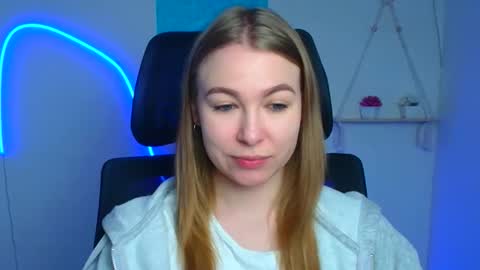 Emilia online show from 02-18-26, 06:31