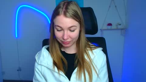 Emilia online show from 02-20-26, 12:27