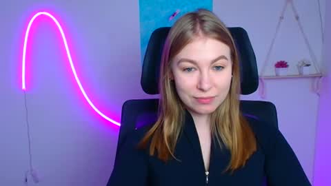 Emilia online show from 03-07-26, 12:24