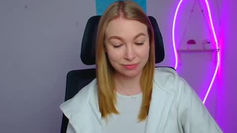 Emilia online show from 03-17-26, 12:30